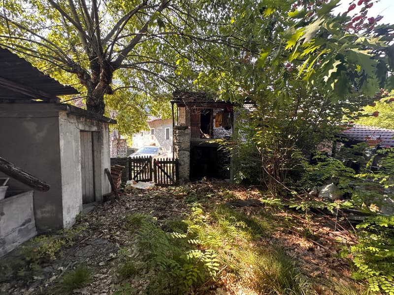 Zwei historische Gebäude mit privatem Innenhof im Herzen von Gordevio (3)