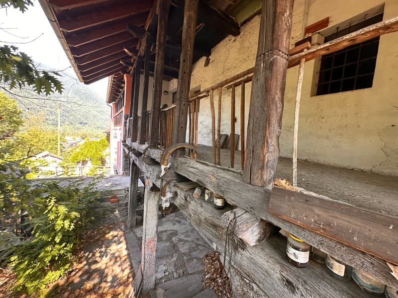 Zwei historische Gebäude mit privatem Innenhof im Herzen von Gordevio (4)