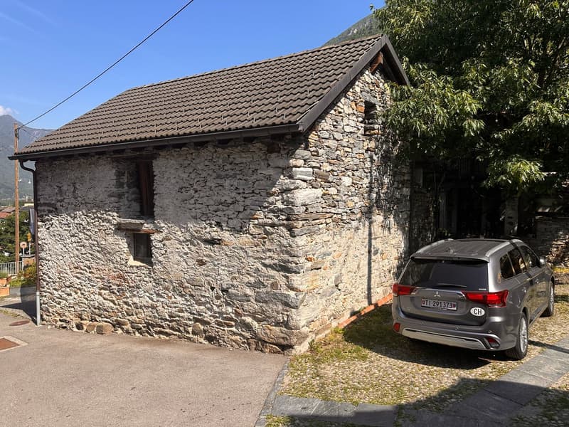 Zwei historische Gebäude mit privatem Innenhof im Herzen von Gordevio (15)
