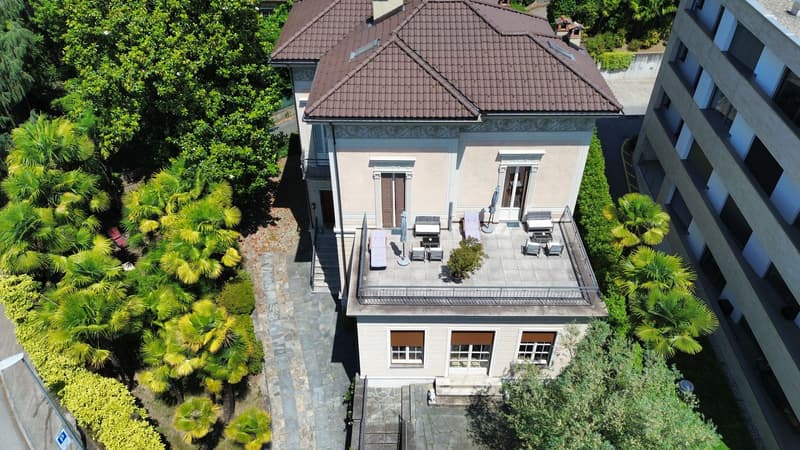 Prestigioso pian terreno nella storica Villa Sciaroni (9)