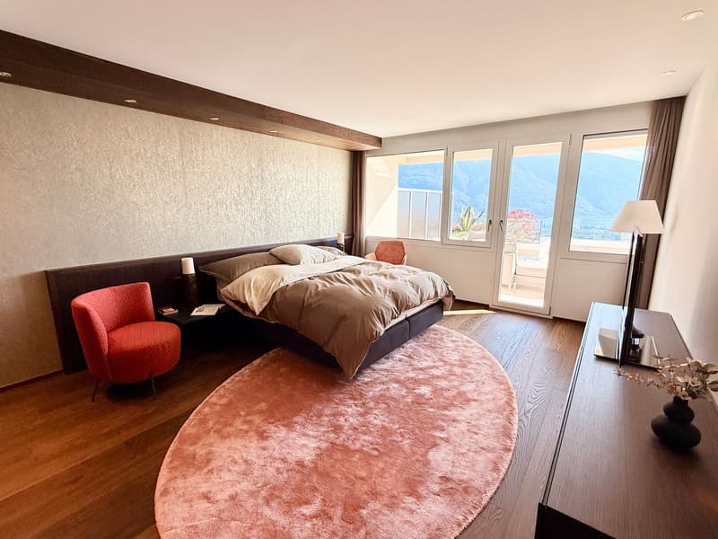 Grande Appartamento di Lusso con Ampia Terrazza e Vista Mozzafiato (4)