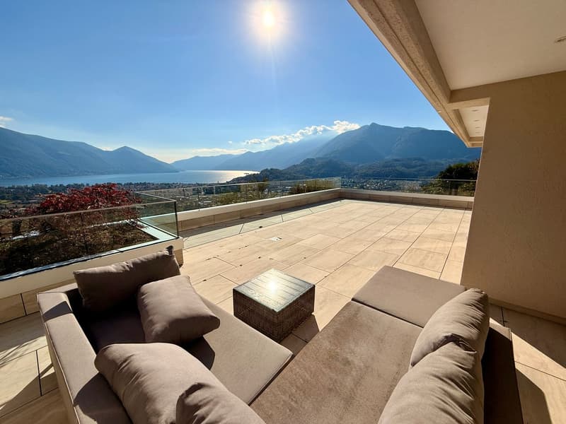 Grande Appartamento di Lusso con Ampia Terrazza e Vista Mozzafiato (9)