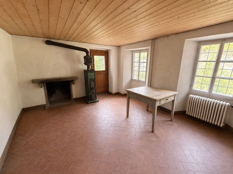 5-Room Ticino House on the River — Centovalli (12)