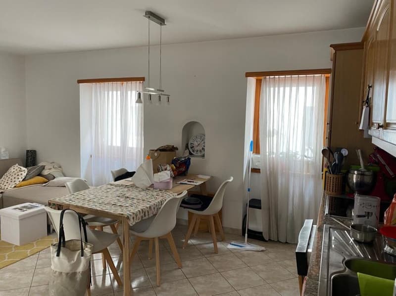 Living with charm in the historic village center of Losone – 2.5-room apartment with private inner courtyard and parking space (7)