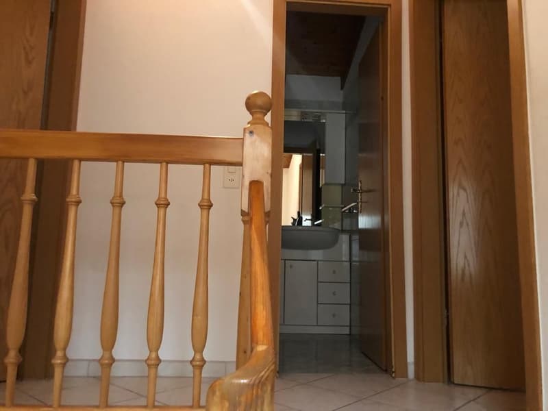 Charming 5.5-room duplex in the historic village center of Losone – with private parking (8)