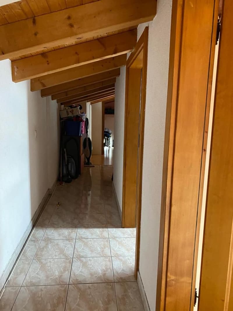 Charming 5.5-room duplex in the historic village center of Losone – with private parking (4)