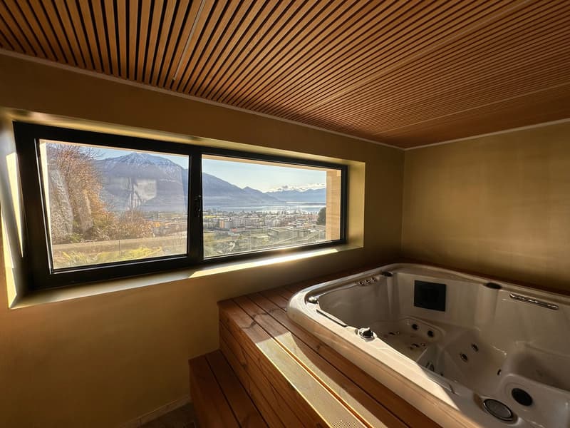 Villa méditerranéenne avec piscine à débordement, SPA et vue panoramique sur le lac Majeur (9)