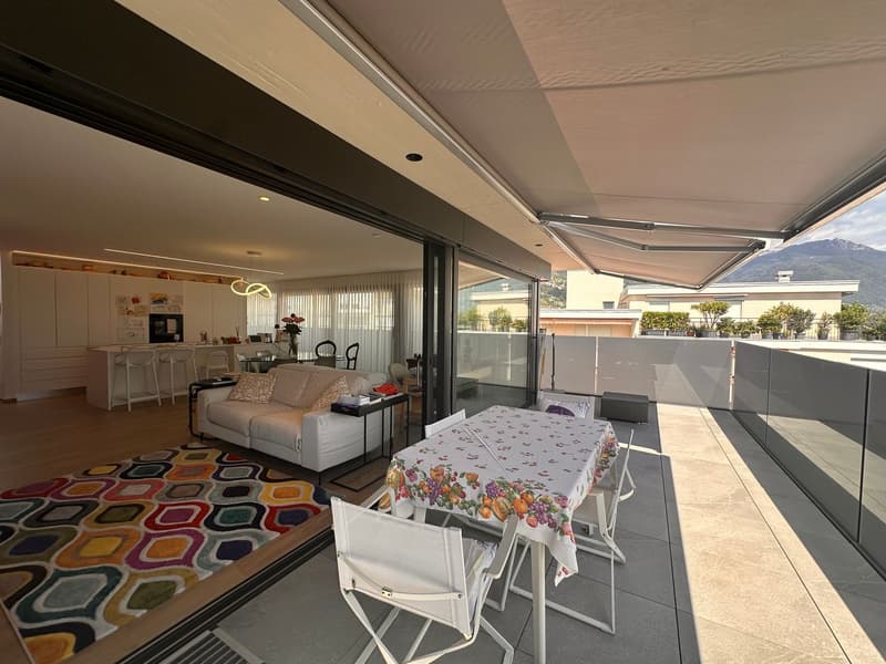 Modernes Penthouse mit 40 m² Terrasse und Panoramablick über Locarno (24)