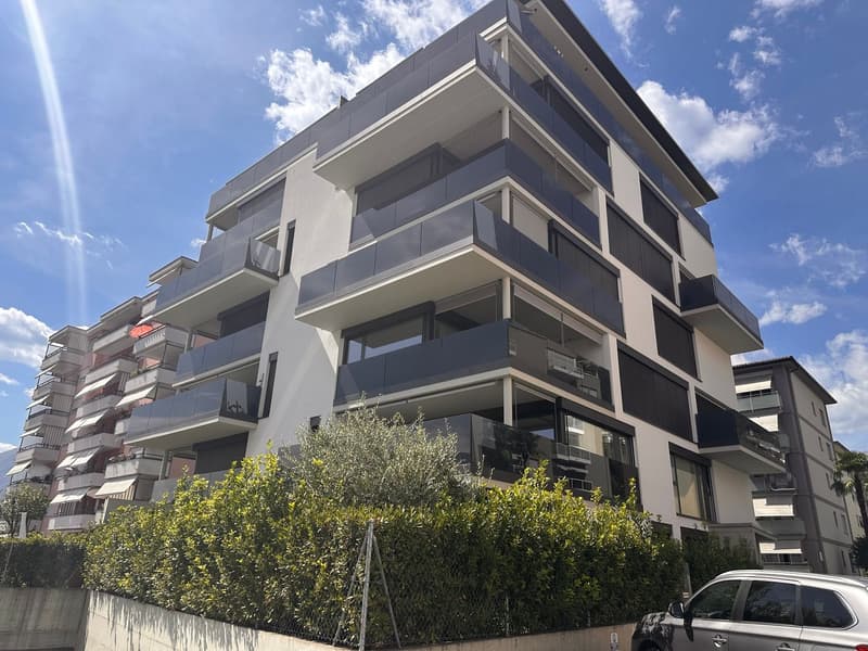 Modernes Penthouse mit 40 m² Terrasse und Panoramablick über Locarno (27)
