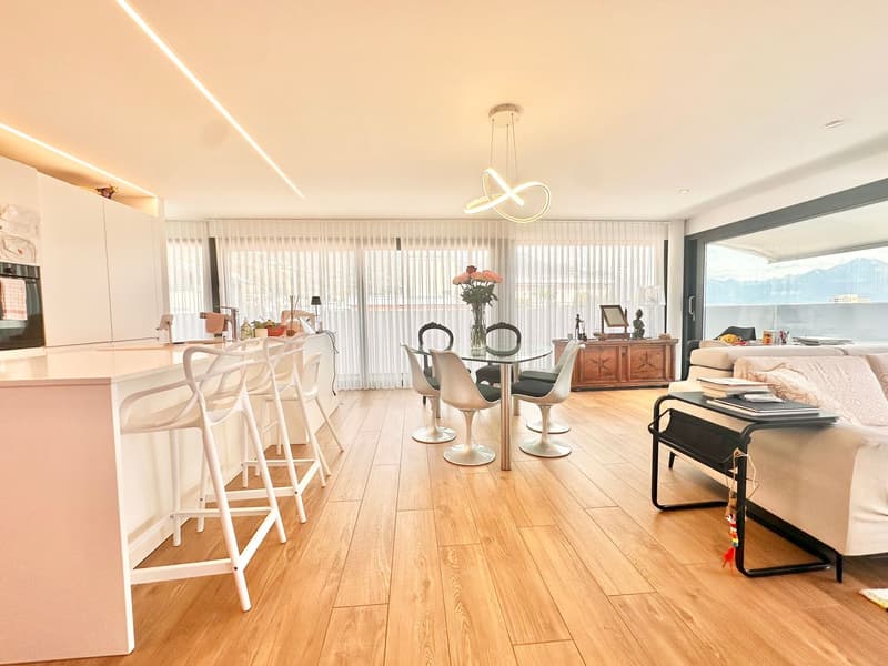 Modernes Penthouse mit 40 m² Terrasse und Panoramablick über Locarno (8)