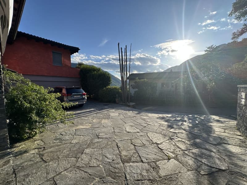 EXKLUSIVE VILLA ZWISCHEN NATUR, LUXUS UND ATEMBERAUBENDEM PANORAMA (13)