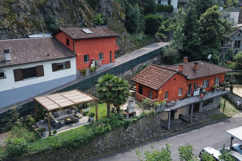 Zweitwohnsitz Haus mit zwei Wohnungen, Garage und Garten (4)