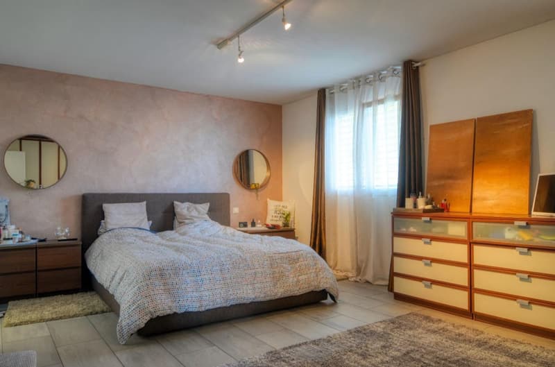 Attika-Duplex in Solduno – grosszügige Räume, Galerie und zwei Balkone (3)