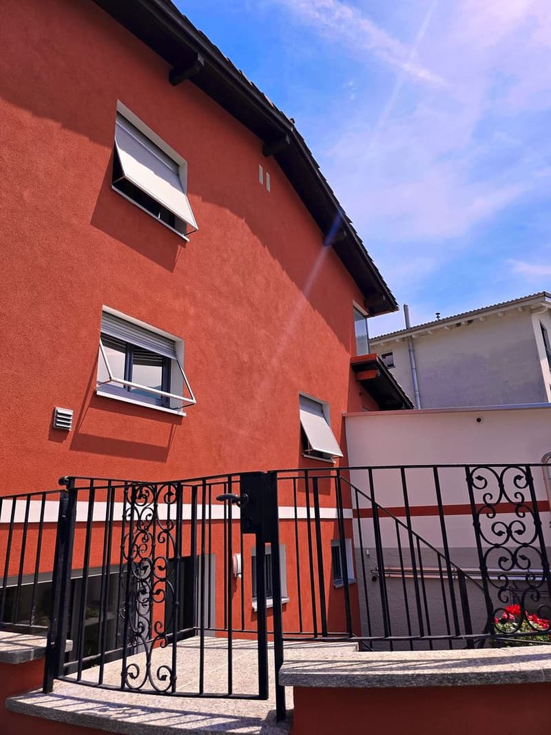 Bilocale ristrutturato con terrazza e ingresso indipendente a Losone, ideale per soggiorni corto-medio termine a Losone (12)
