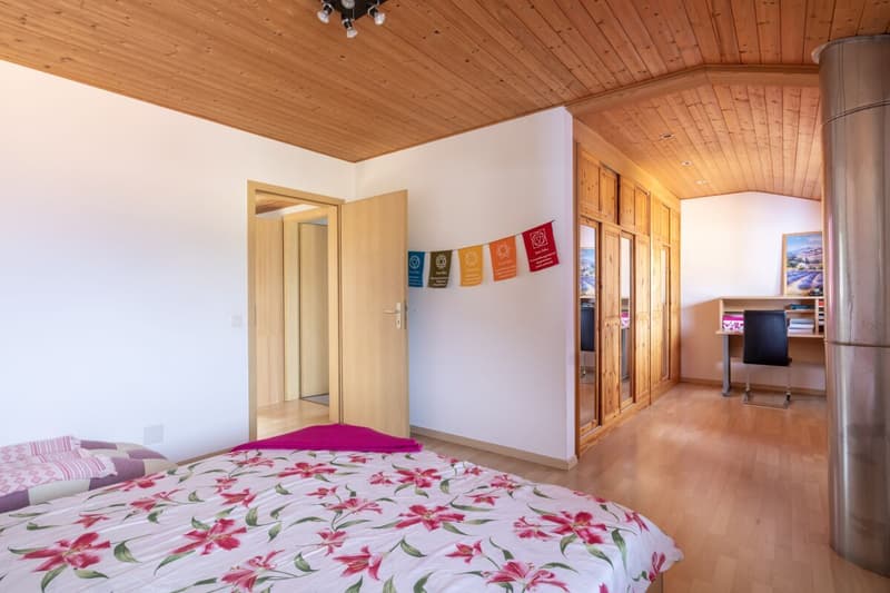 CUGNASCO - Mehrfamilienhaus mit großen Wohnflächen (4)