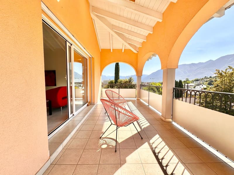 Über den Dächern von Losone – eine Terrasse zum Leben und das sanfte Rauschen des Wassers (2)