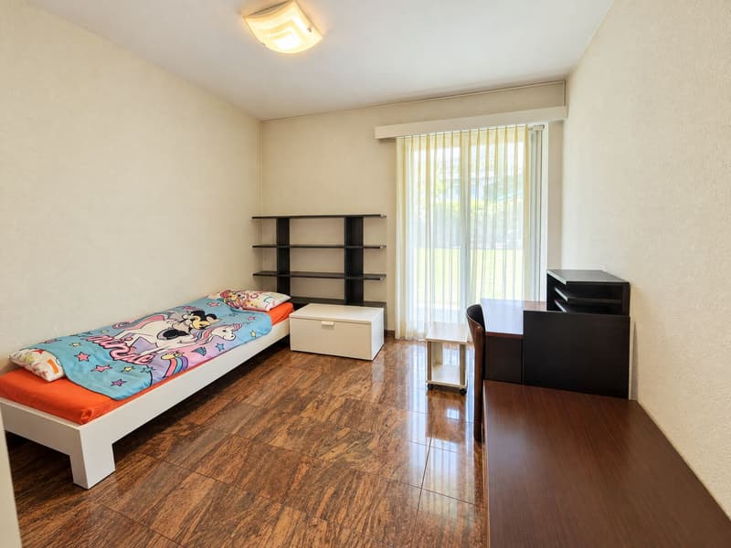 4 ½-Zimmer-Einfamilienhaus mit schönem romantischen und großem Garten (6)