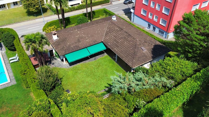 4 ½-Zimmer-Einfamilienhaus mit schönem romantischen und großem Garten (17)
