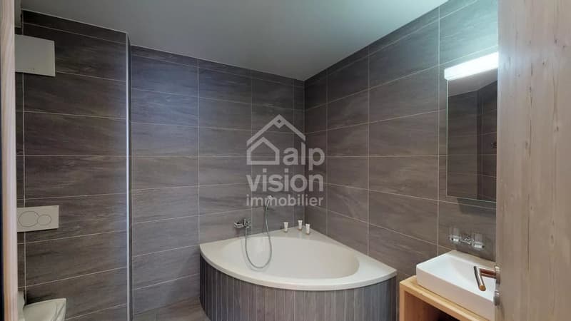 APPARTAMENTO 3.5 LOCALI DI PRESTIGIO SKI IN / SKI OUT (8)