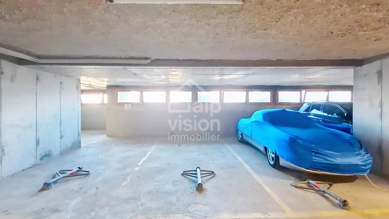 OPPORTUNITÉ RARE: PARKING COUVERT AU CENTRE DE VEYSONNAZ (3)