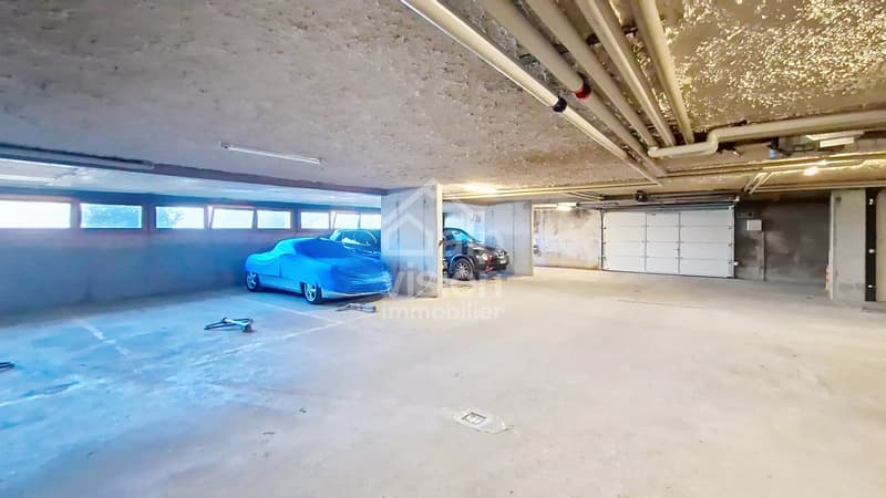 OPPORTUNITÉ RARE: PARKING COUVERT AU CENTRE DE VEYSONNAZ (5)