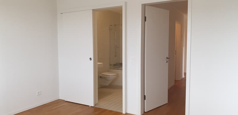 Modern wohnen am Europaplatz – 2.5 Zimmer mit Loggia (6)