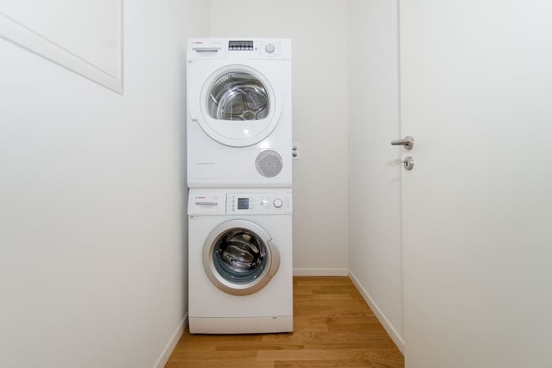 Modern wohnen am Europaplatz – 2.5 Zimmer mit Loggia (7)