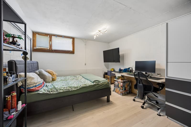 Freistehendes EFH mit 6.5 Zimmer und viel Umschwung (12)
