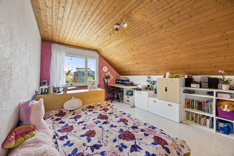 Freistehendes EFH mit 6.5 Zimmer und viel Umschwung (6)
