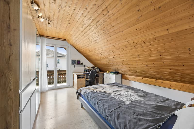 Freistehendes EFH mit 6.5 Zimmer und viel Umschwung (7)