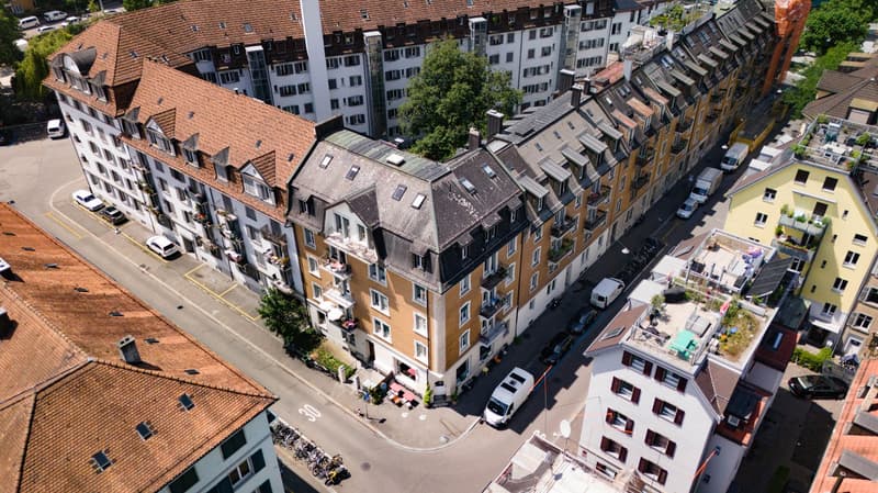 Stilvoll frisch renovierte 4-Zimmer-Wohnung im Herzen von Zürich-Wiedikon (1)