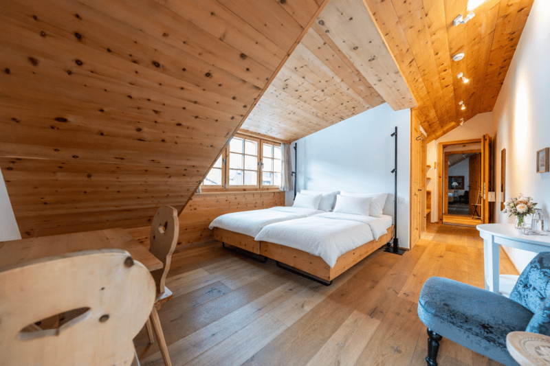 Crusch Alba - betriebsbereites Hotelensemble in S-Charl (9)