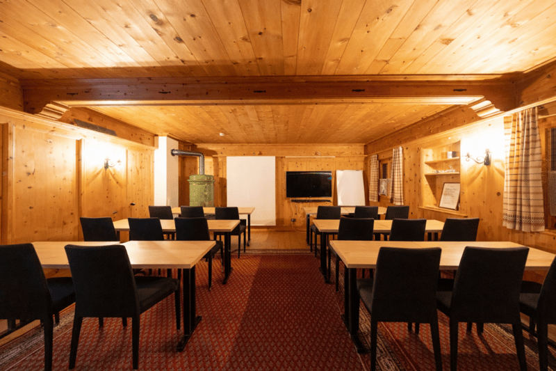 Crusch Alba - betriebsbereites Hotelensemble in S-Charl (12)