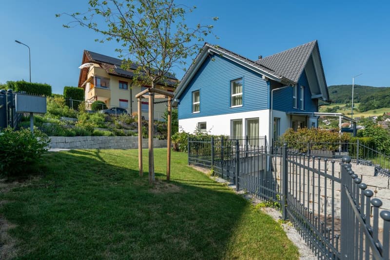 Sustainable living with a far-reaching view in Läufelfingen (1)