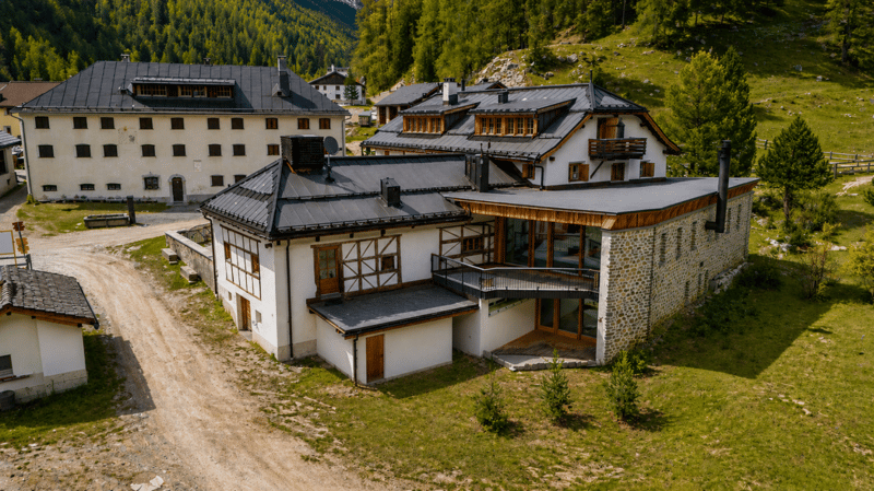 EINMALIGE CHANCE: Crusch Alba - betriebsbereites Hotelensemble in S-Charl (2)