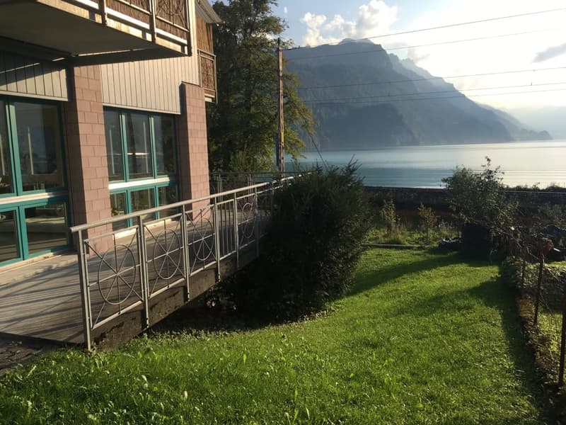 Charmant appartement de 3,5 pièces au dernier étage avec vue lac et montagne de rêve à Brienz (2)
