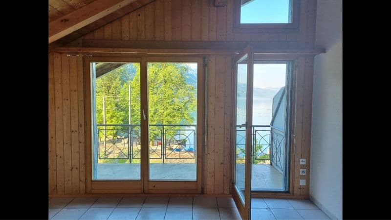Charmant appartement de 3,5 pièces au dernier étage avec vue lac et montagne de rêve à Brienz (4)