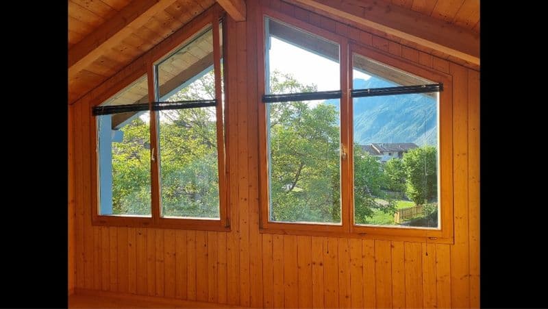 Charmant appartement de 3,5 pièces au dernier étage avec vue lac et montagne de rêve à Brienz (5)