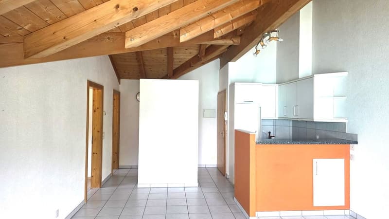 Charmant appartement mansardé de 3,5 pièces avec vue imprenable sur le lac et les montagnes à Brienz (11)