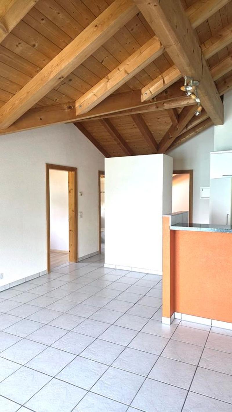 Charmant appartement mansardé de 3,5 pièces avec vue imprenable sur le lac et les montagnes à Brienz (6)