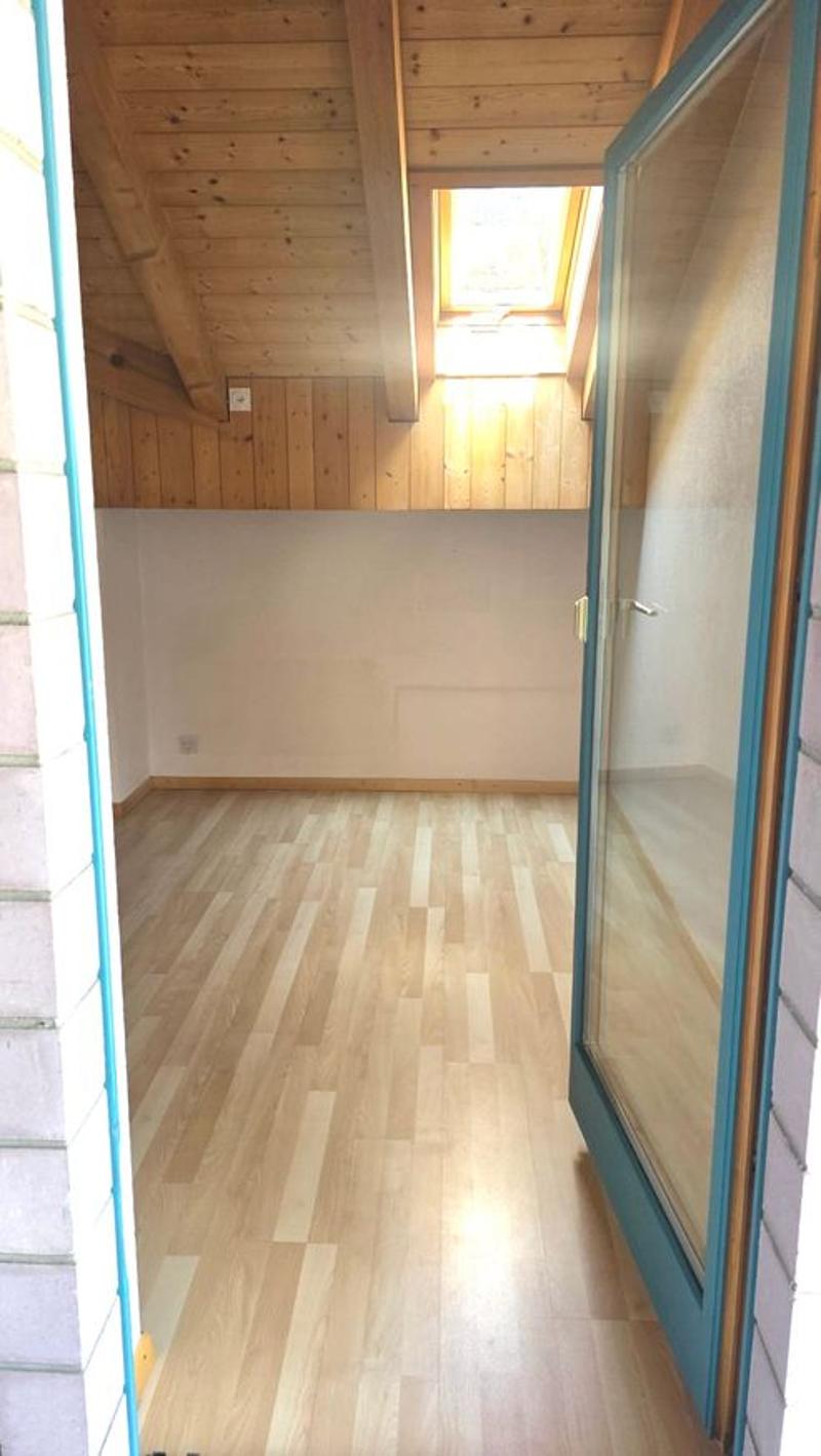 Charmant appartement mansardé de 3,5 pièces avec vue imprenable sur le lac et les montagnes à Brienz (8)