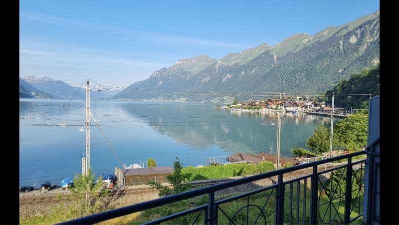 Charmant appartement de 3,5 pièces au dernier étage avec vue lac et montagne de rêve à Brienz (3)