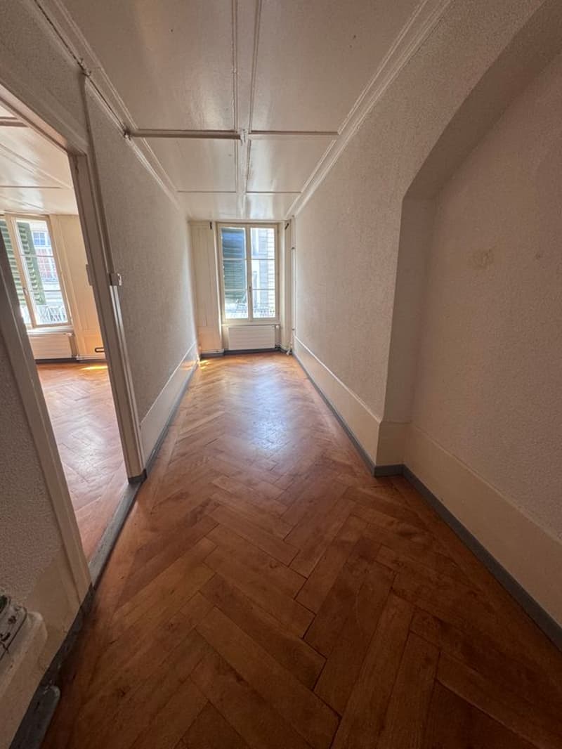 Charmante 2.5-Zimmer-Wohnung in der historischen Rathausgasse (4)