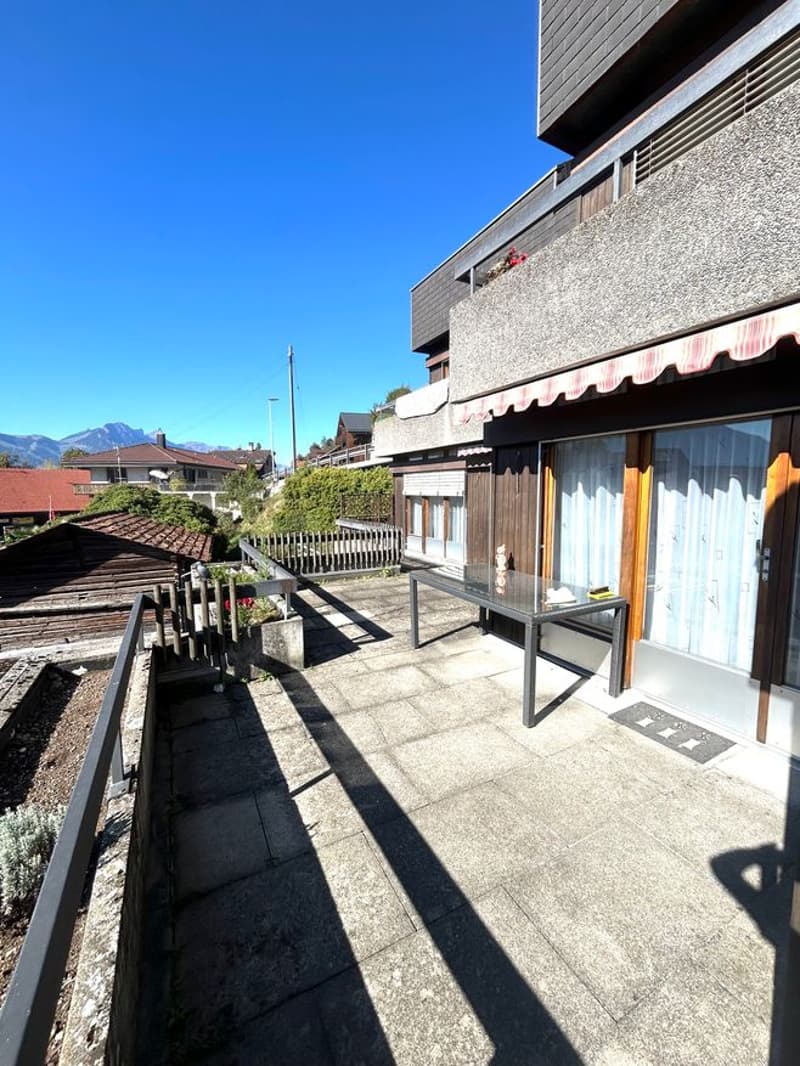 Charmante 4.5-Zimmer-Wohnung mit Seeblick in Gunten (5)