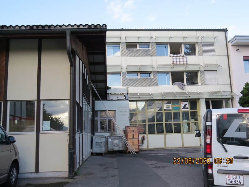 Liegenschaft mit grosser Schreinerwerkstatt,Wohnhaus und eigener Tiefgarage (2)