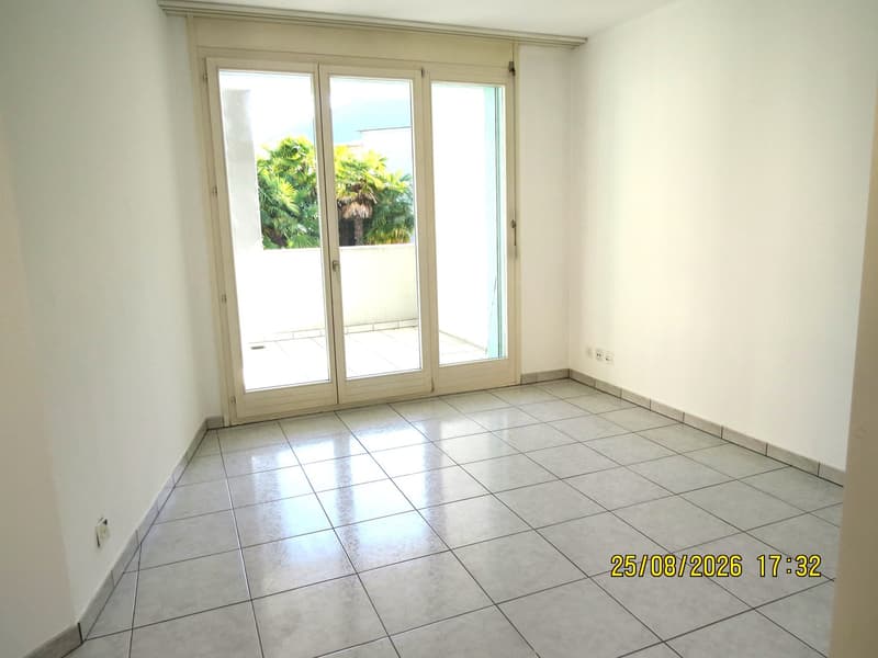 Appartamento luminoso di 2.5 locali con balcone a Melano, Val Mara (3)