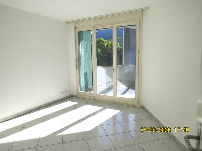 Appartamento luminoso di 2.5 locali con balcone a Melano, Val Mara (5)