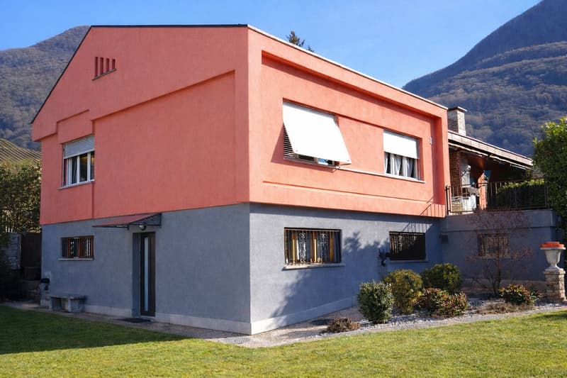 Casa unifamiliare con ampio terreno ad Arbedo-Castione (4)