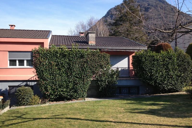 Casa unifamiliare con ampio terreno ad Arbedo-Castione (3)