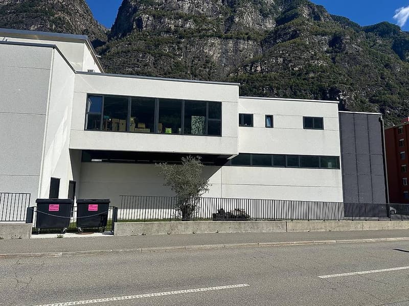NEW PRADA CENTER BIASCA (last space available) (8)